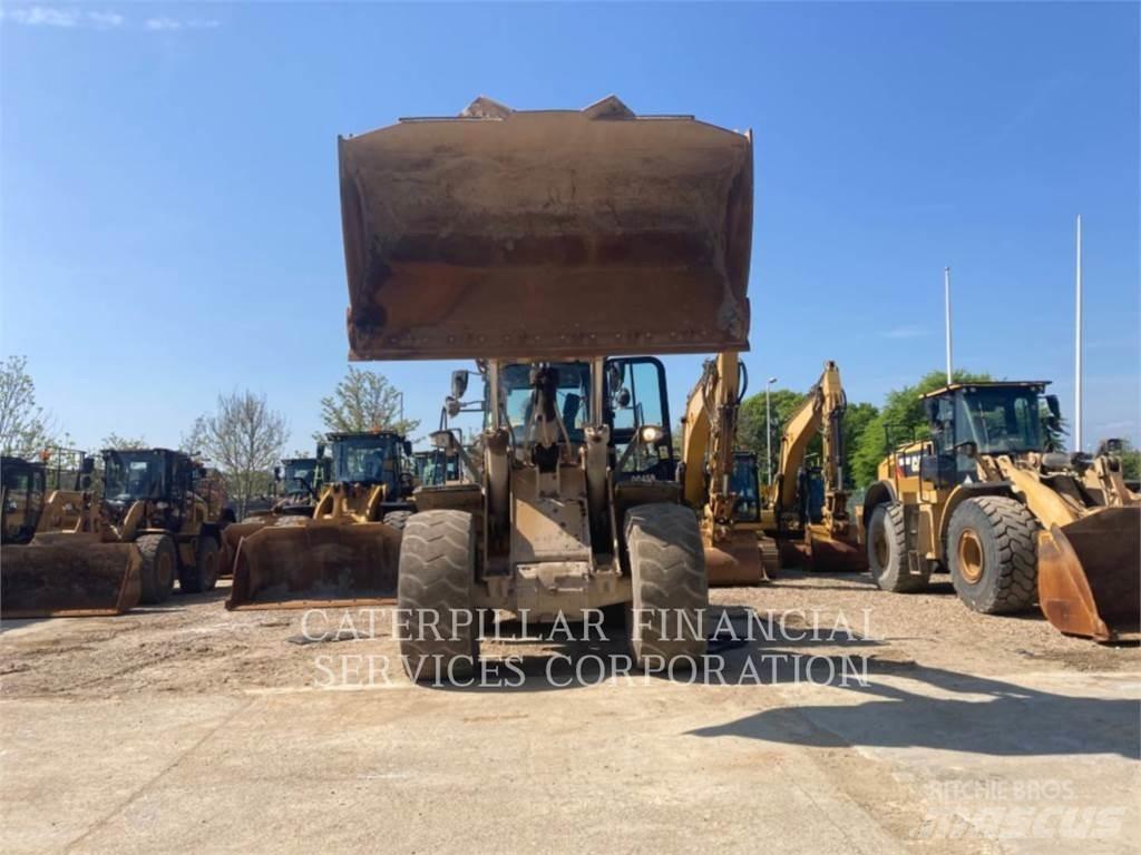 CAT 972M Iekrāvēji uz riteņiem