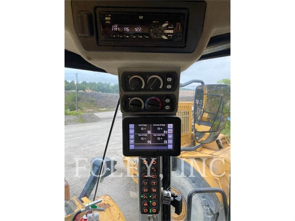 CAT 972M Iekrāvēji uz riteņiem