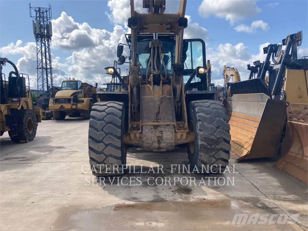 CAT 972M Iekrāvēji uz riteņiem