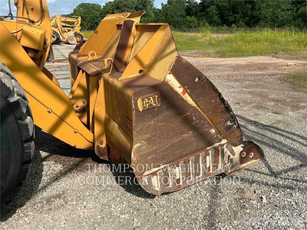 CAT 972M Iekrāvēji uz riteņiem