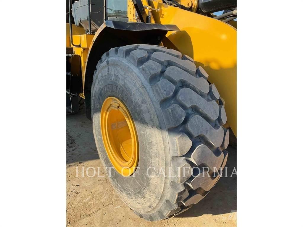 CAT 972M Iekrāvēji uz riteņiem