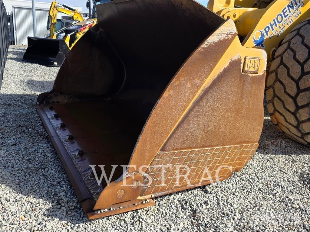 CAT 972M Iekrāvēji uz riteņiem