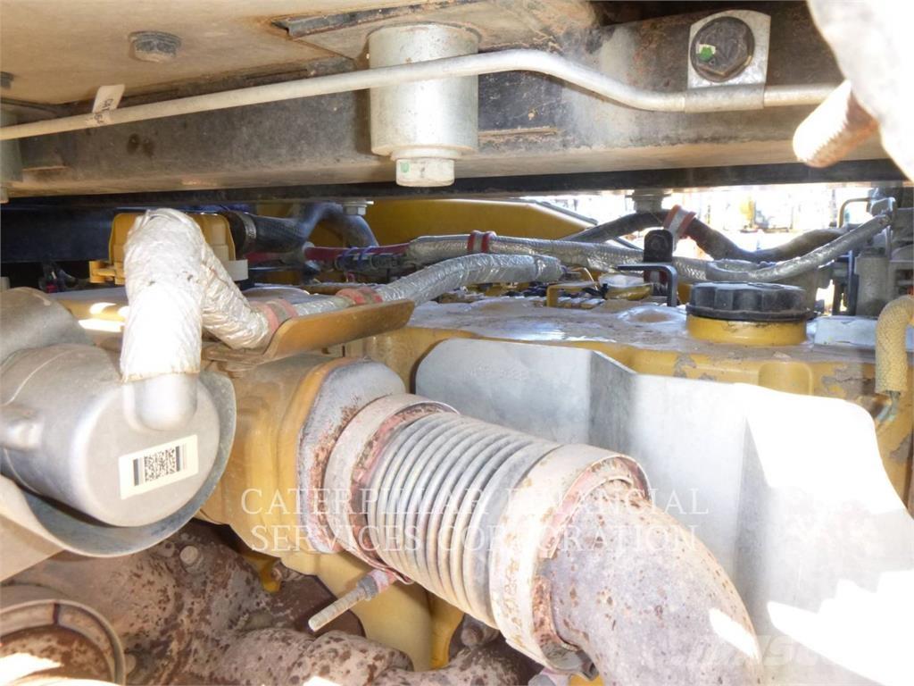 CAT 972M Iekrāvēji uz riteņiem