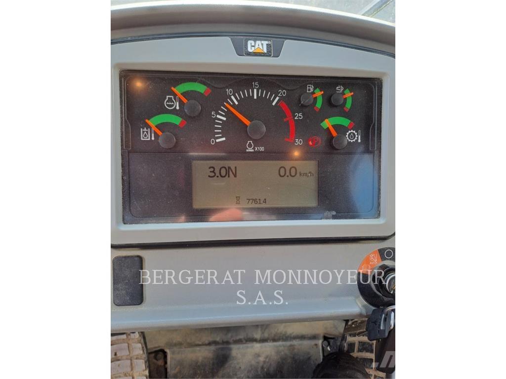 CAT 972M XE Iekrāvēji uz riteņiem