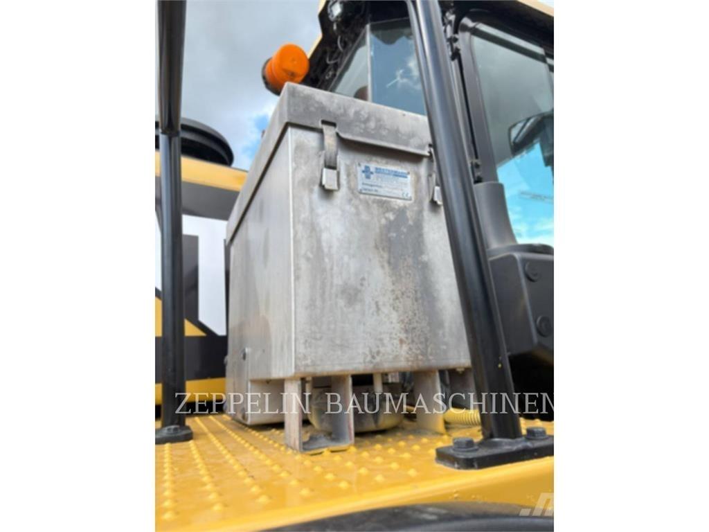 CAT 972MXE Iekrāvēji uz riteņiem