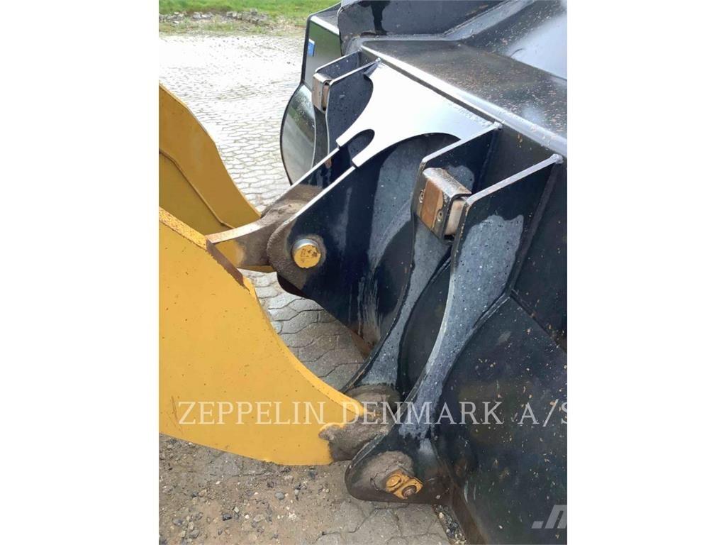 CAT 972MXE Iekrāvēji uz riteņiem
