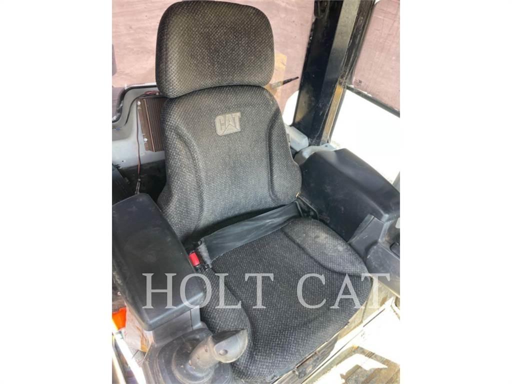 CAT 973K Kāpurķēžu iekrāvēji