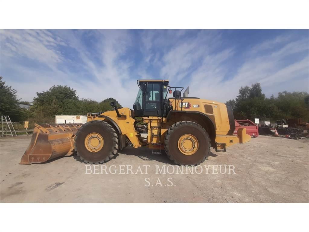 CAT 980 Iekrāvēji uz riteņiem