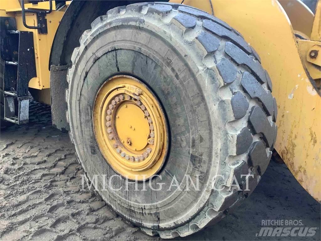 CAT 980 Iekrāvēji uz riteņiem