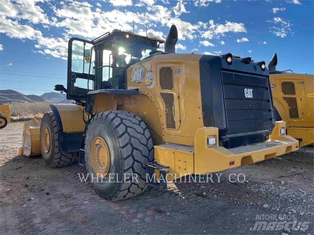 CAT 980 Iekrāvēji uz riteņiem