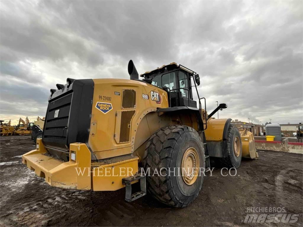 CAT 980 Iekrāvēji uz riteņiem
