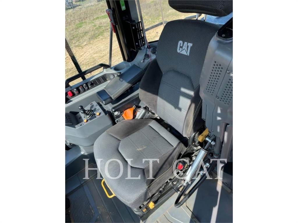 CAT 980 Iekrāvēji uz riteņiem