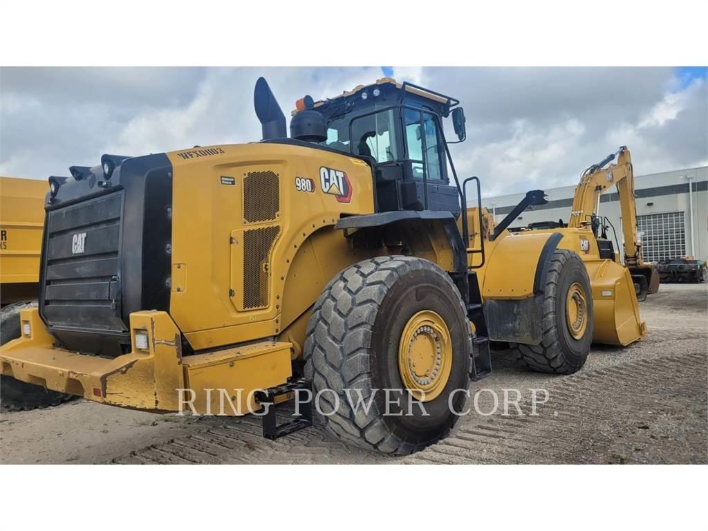 CAT 980 Iekrāvēji uz riteņiem