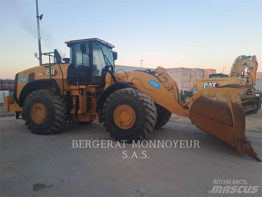 CAT 980 Iekrāvēji uz riteņiem
