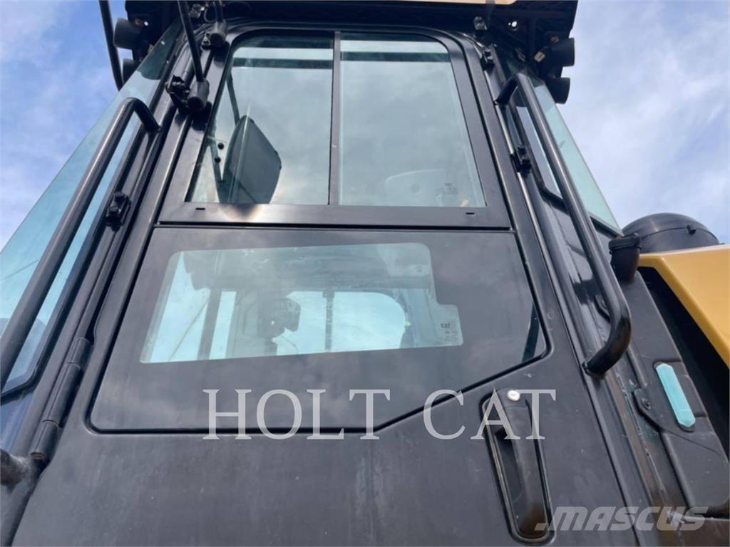 CAT 980 Iekrāvēji uz riteņiem