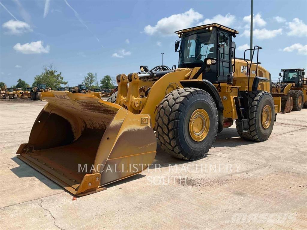 CAT 980 Iekrāvēji uz riteņiem