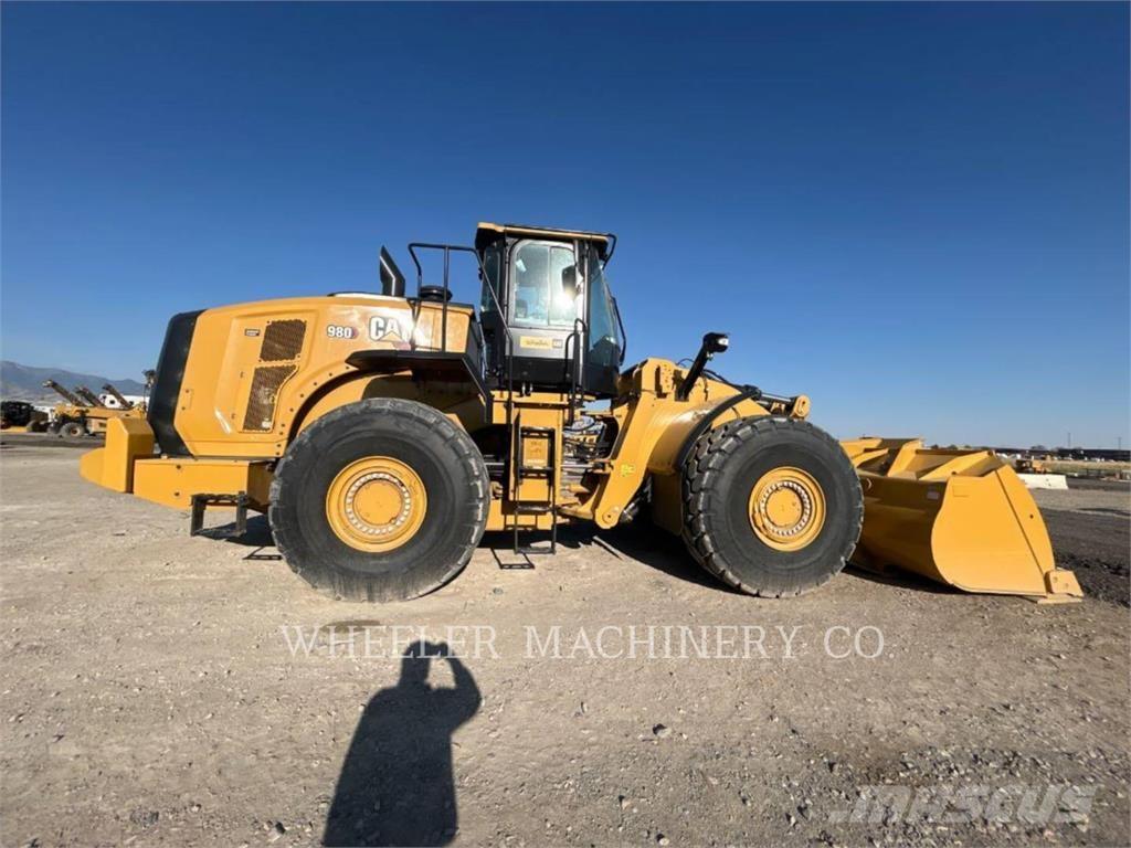 CAT 980 Iekrāvēji uz riteņiem