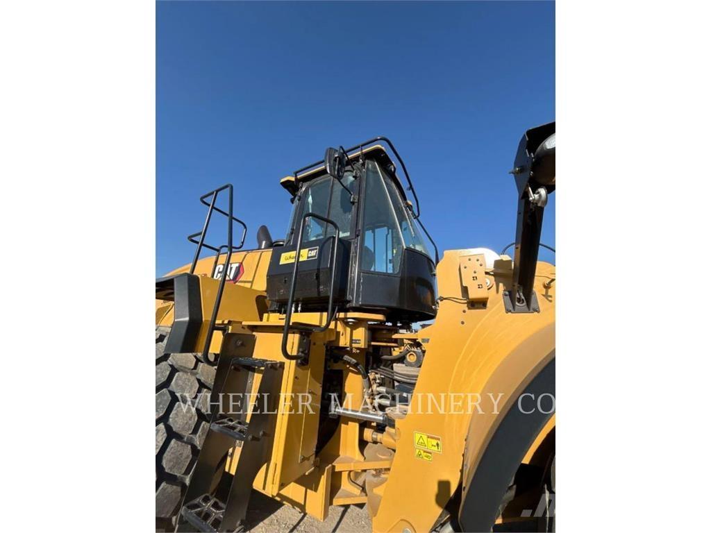 CAT 980 Iekrāvēji uz riteņiem