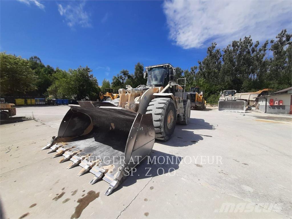 CAT 980 Iekrāvēji uz riteņiem