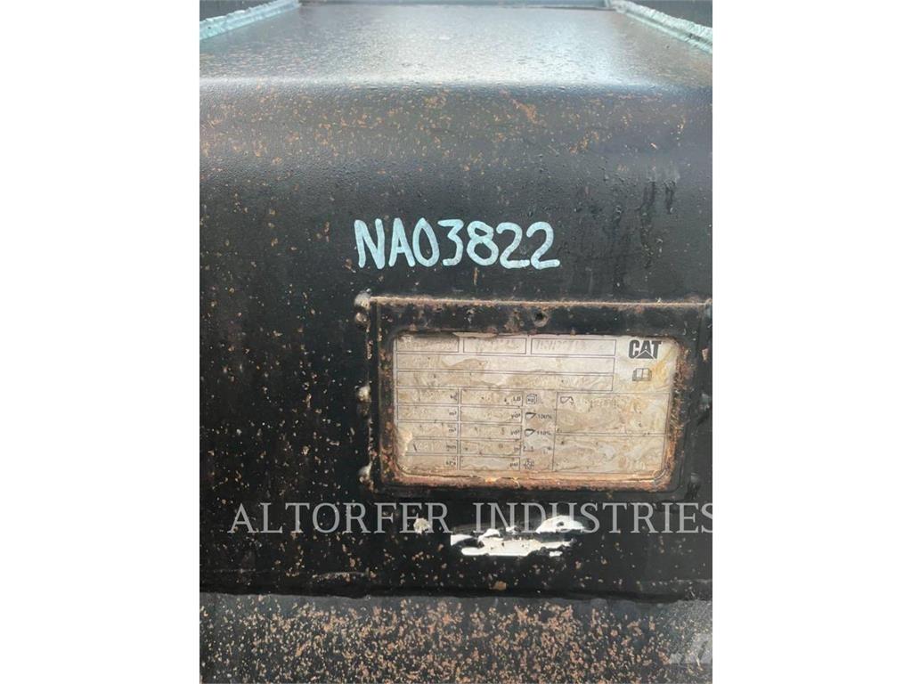 CAT 980-14 Iekrāvēji uz riteņiem