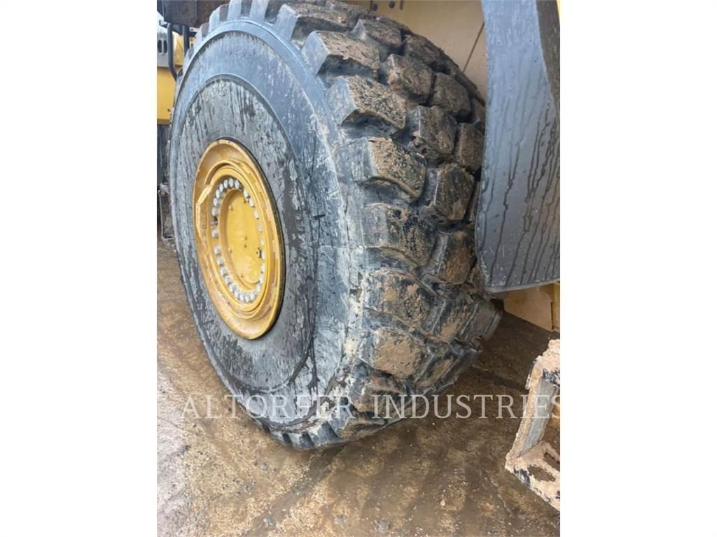 CAT 980-14 Iekrāvēji uz riteņiem