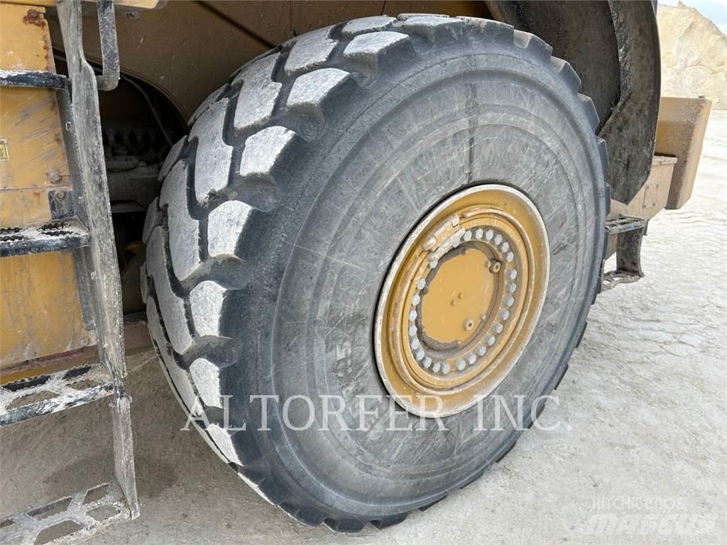 CAT 980-14 Iekrāvēji uz riteņiem