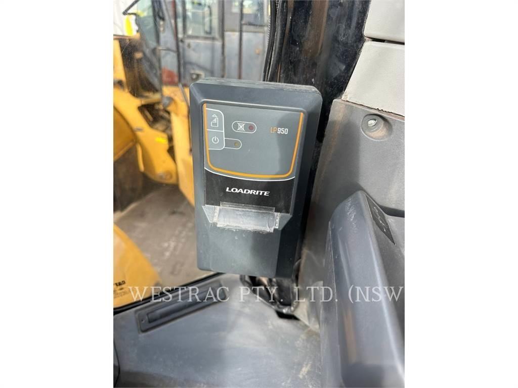 CAT 980-14 Iekrāvēji uz riteņiem