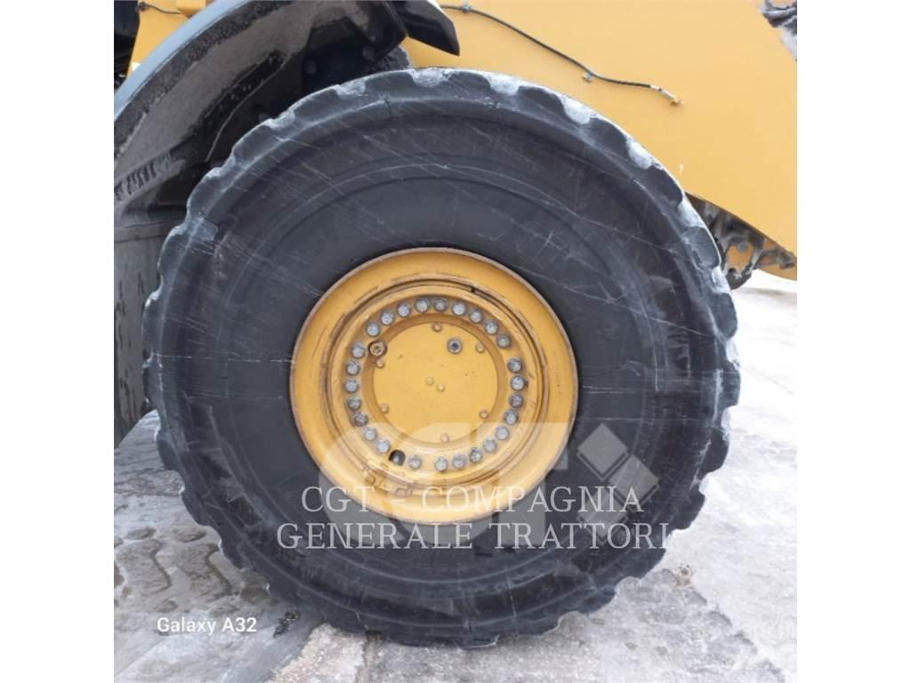 CAT 980M Iekrāvēji uz riteņiem