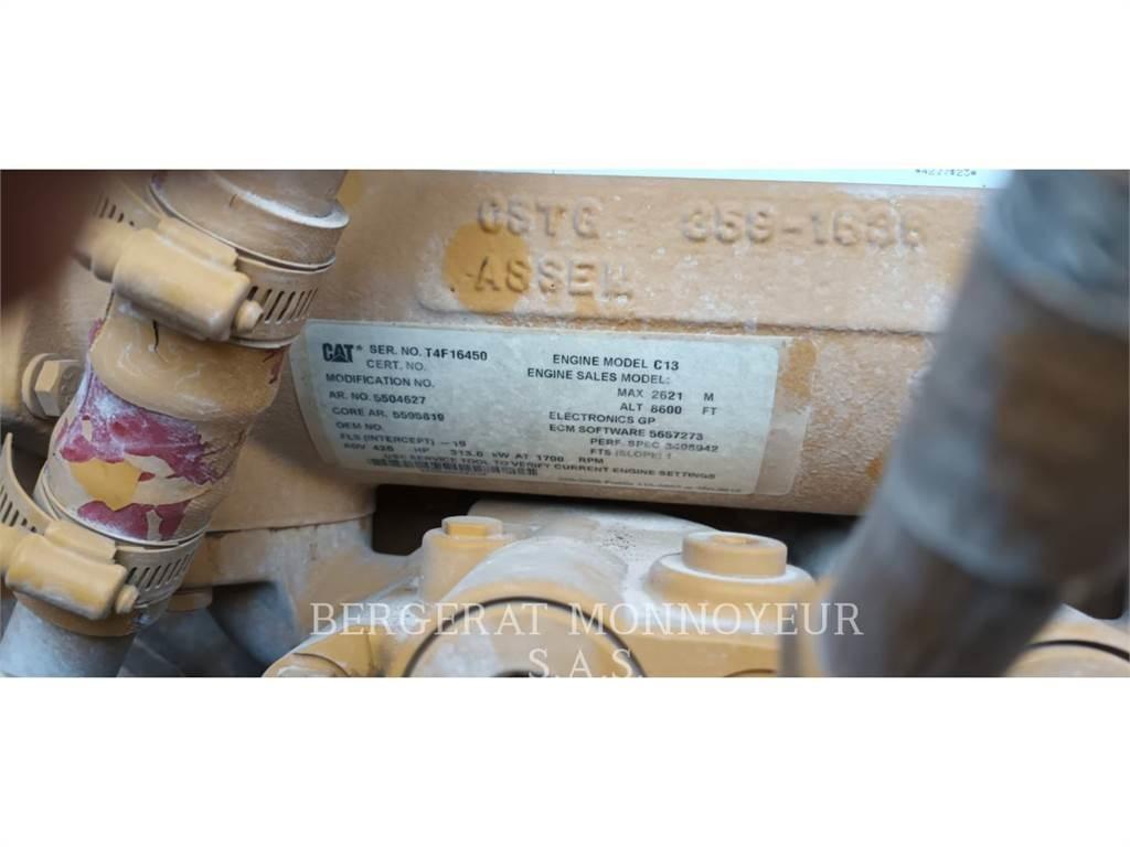 CAT 980M Iekrāvēji uz riteņiem