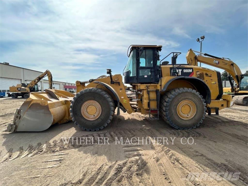 CAT 980M Iekrāvēji uz riteņiem