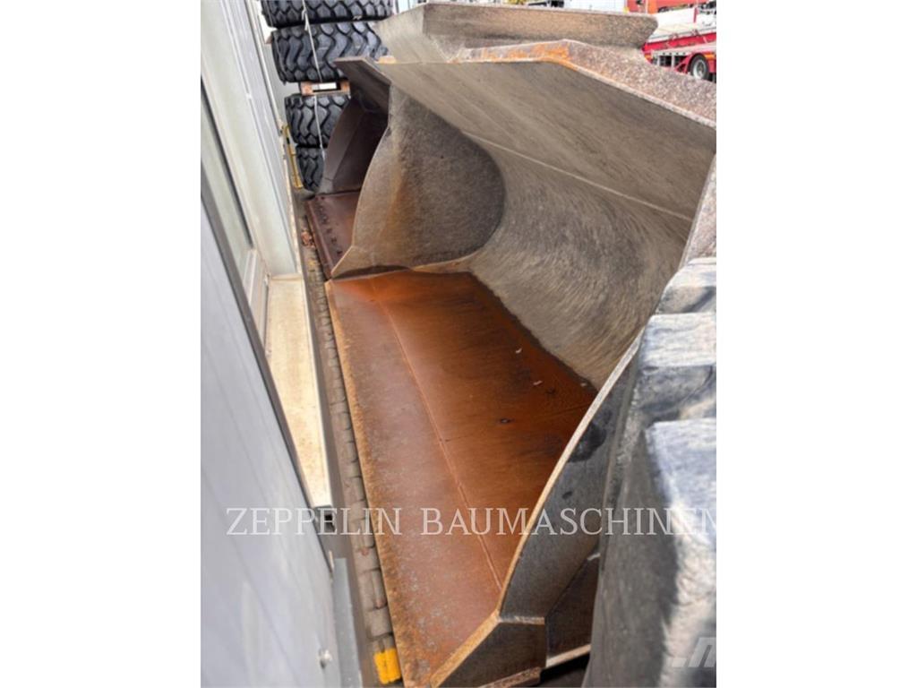 CAT 980M Iekrāvēji uz riteņiem