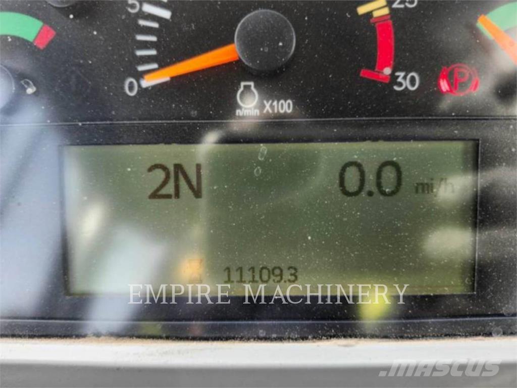 CAT 980M Iekrāvēji uz riteņiem