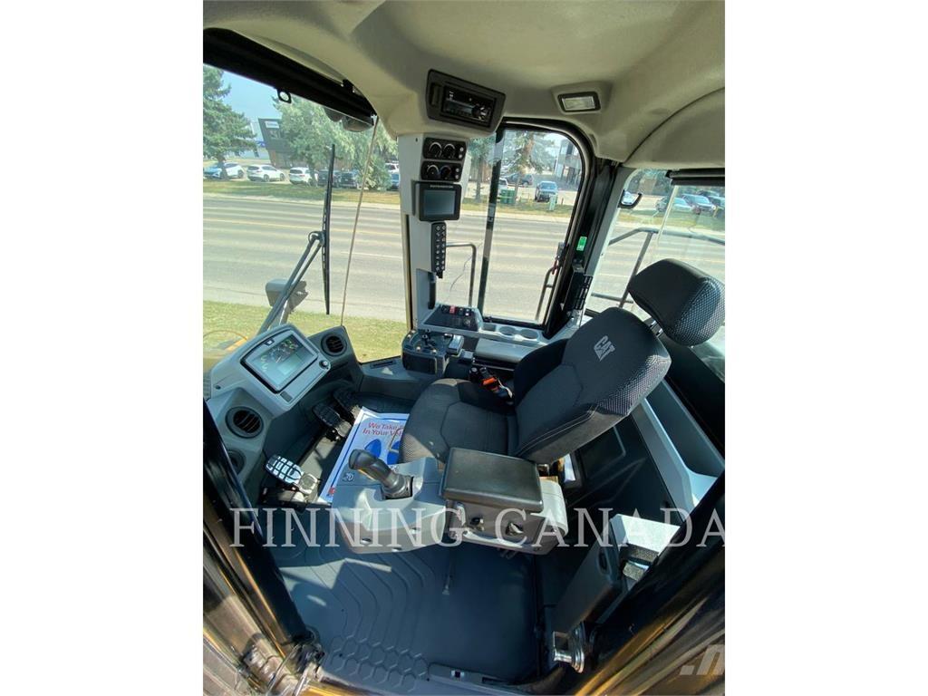 CAT 980M Iekrāvēji uz riteņiem