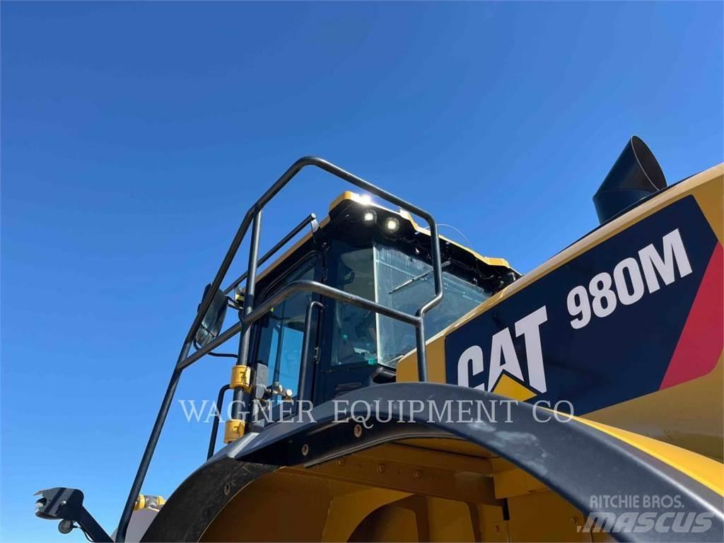CAT 980M Iekrāvēji uz riteņiem