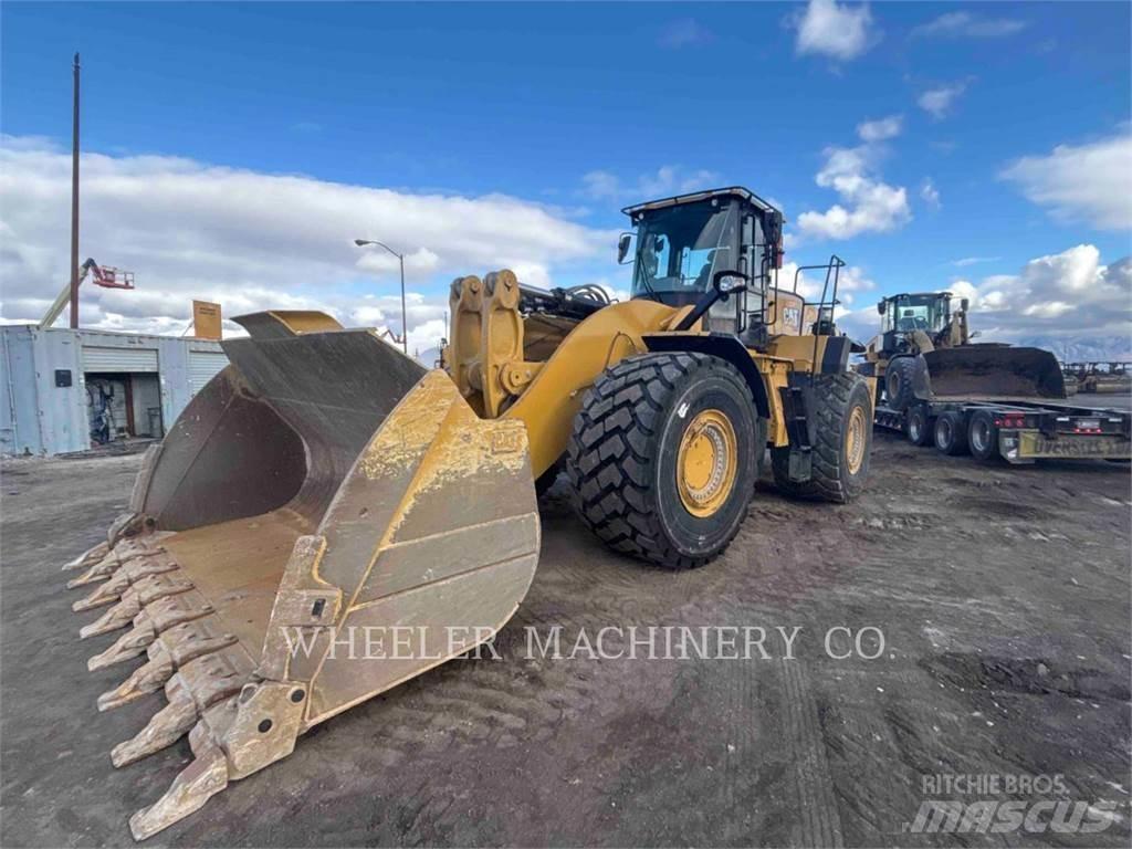 CAT 982 Iekrāvēji uz riteņiem