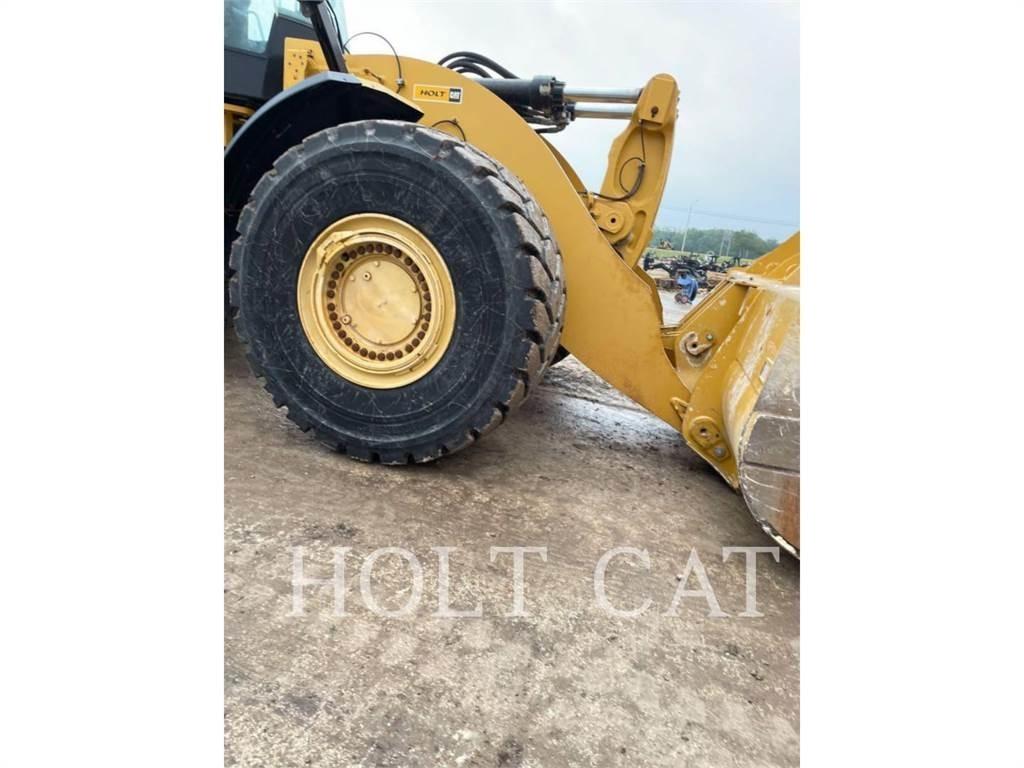 CAT 982 Iekrāvēji uz riteņiem