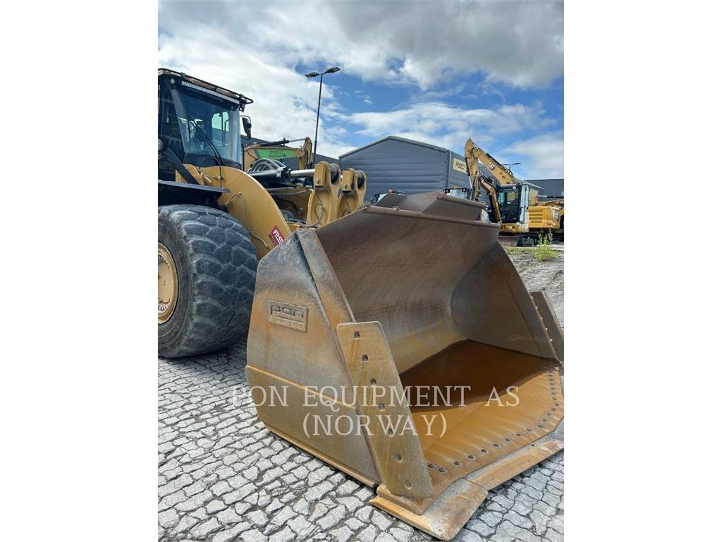 CAT 982-14 Iekrāvēji uz riteņiem