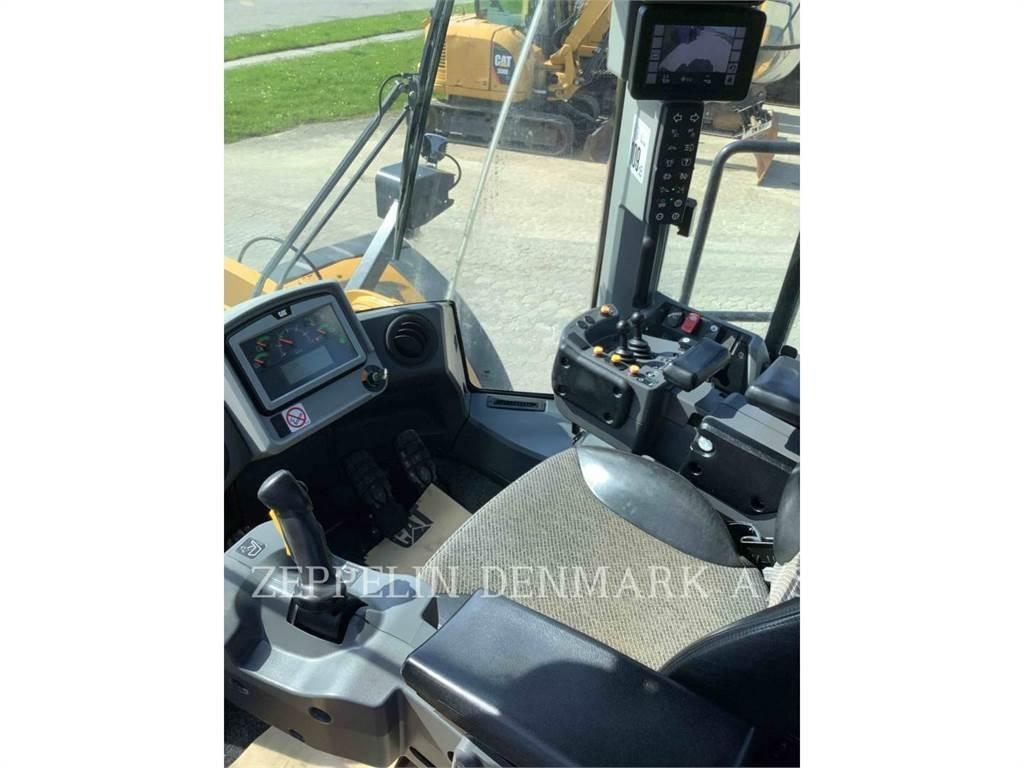 CAT 982M Iekrāvēji uz riteņiem