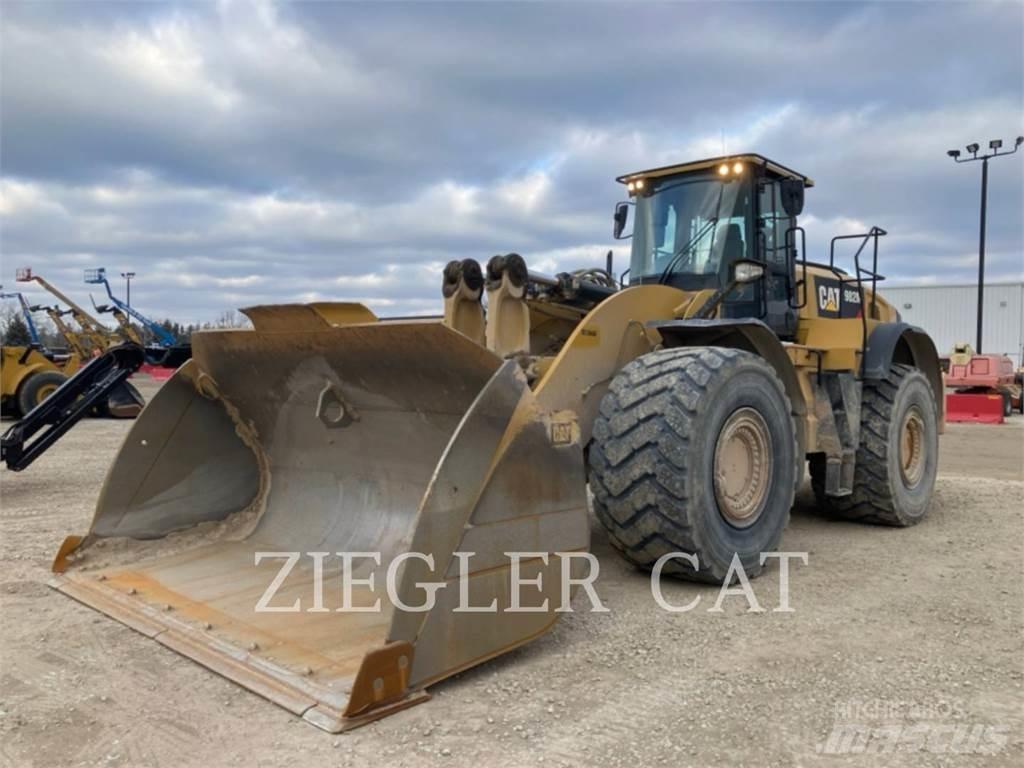 CAT 982M Iekrāvēji uz riteņiem