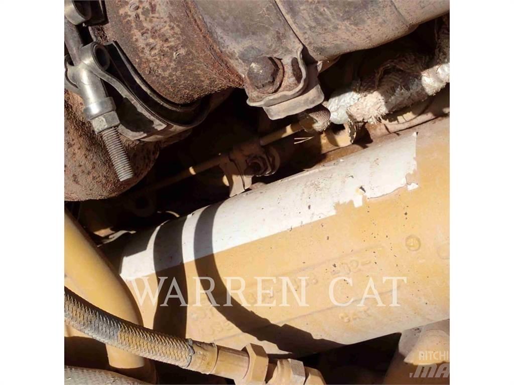 CAT 982M Iekrāvēji uz riteņiem