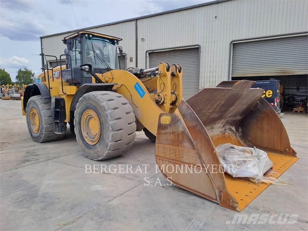CAT 982M Iekrāvēji uz riteņiem