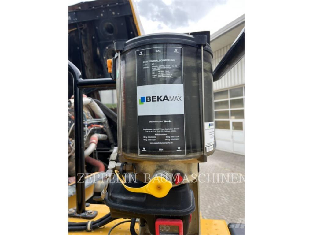 CAT 982M Iekrāvēji uz riteņiem