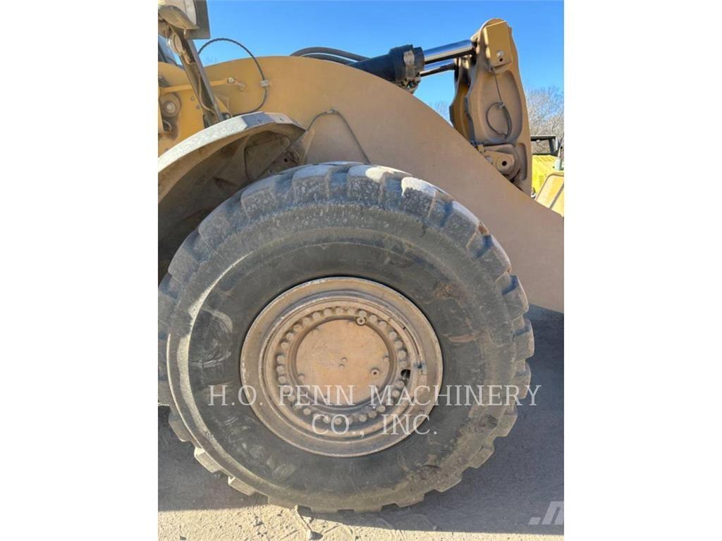 CAT 982M Iekrāvēji uz riteņiem