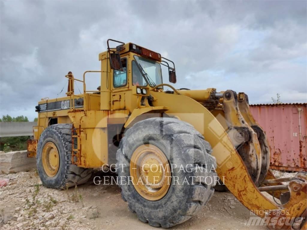 CAT 988 Iekrāvēji uz riteņiem