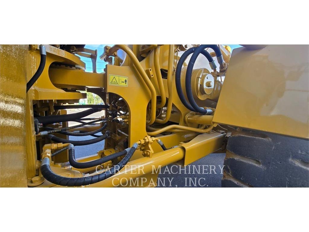 CAT 988 H Iekrāvēji uz riteņiem