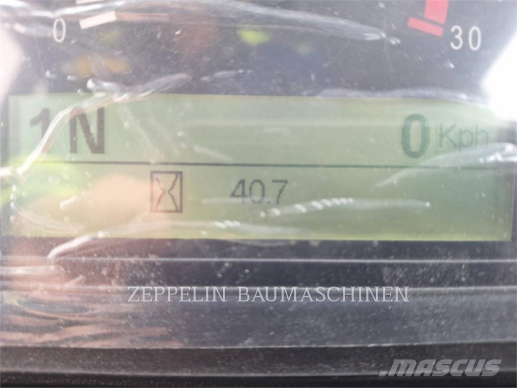 CAT 988GC Iekrāvēji uz riteņiem