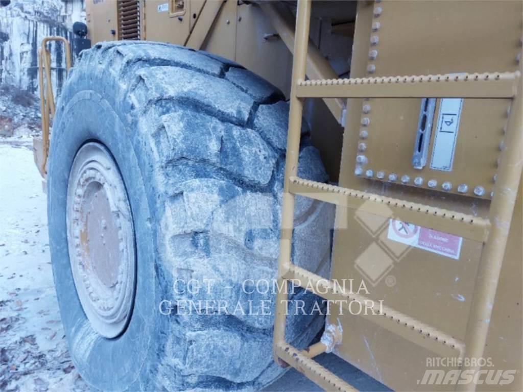 CAT 988H Iekrāvēji uz riteņiem