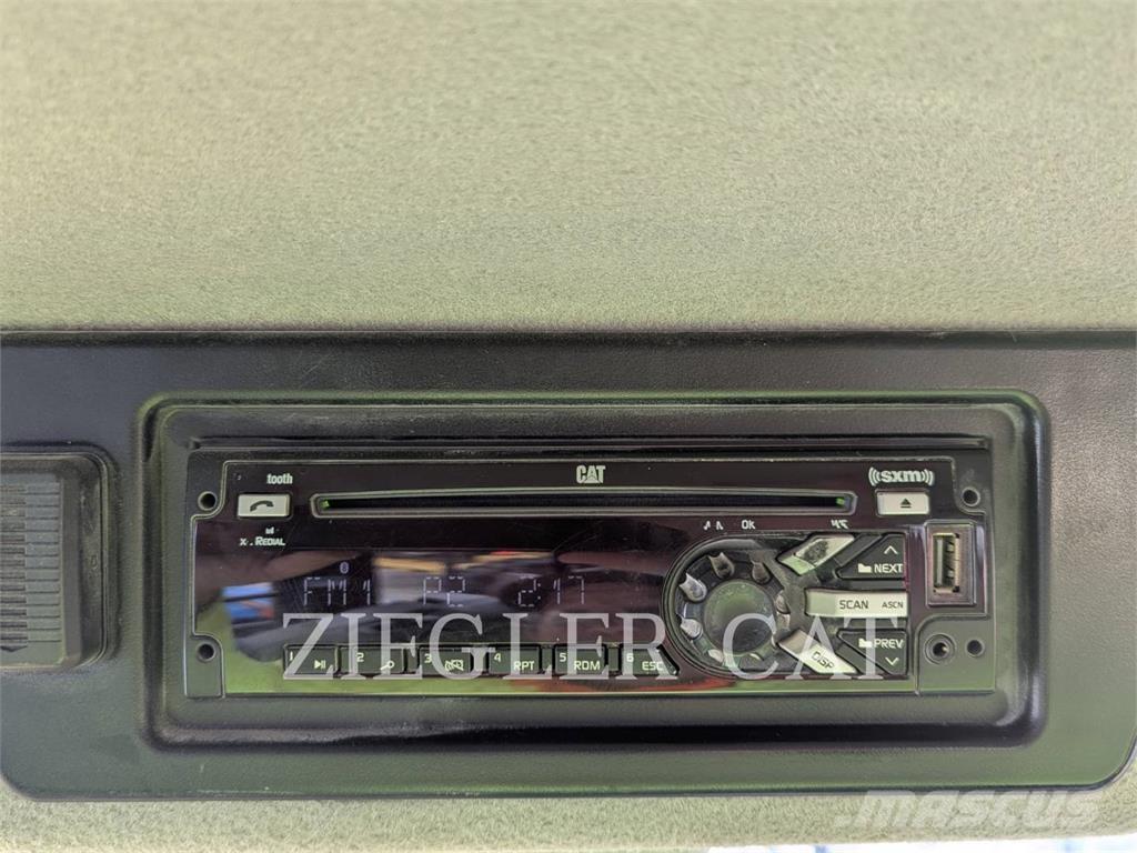 CAT 988K Iekrāvēji uz riteņiem