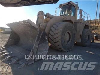 CAT 990 Iekrāvēji uz riteņiem