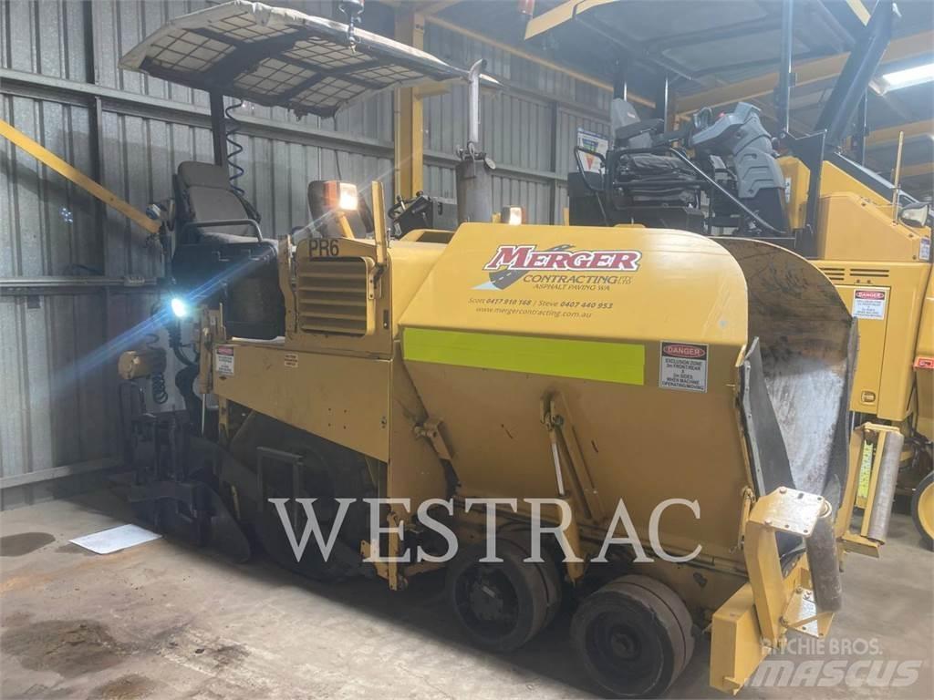 CAT AP-300 Asfalta klājēji